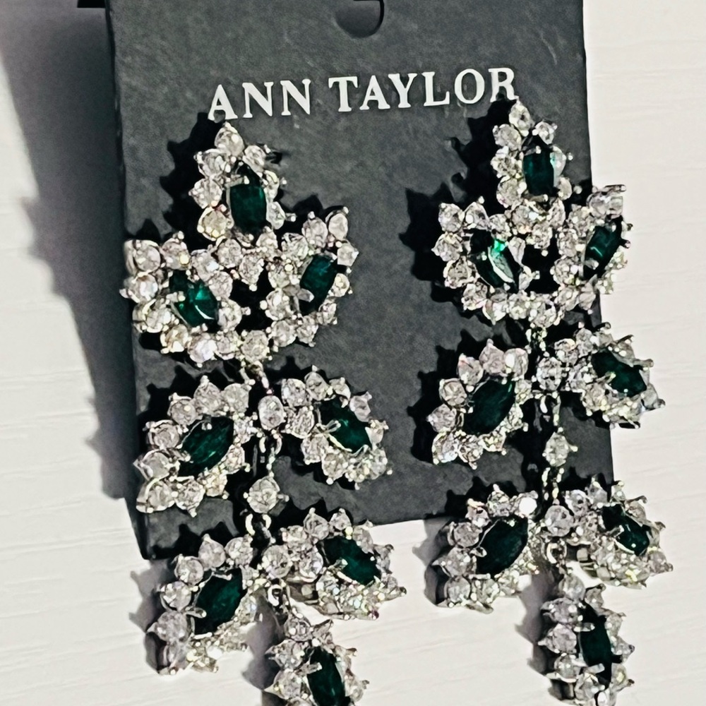 NEW Ann Taylor Emerald Green Crystal Statement Earrings